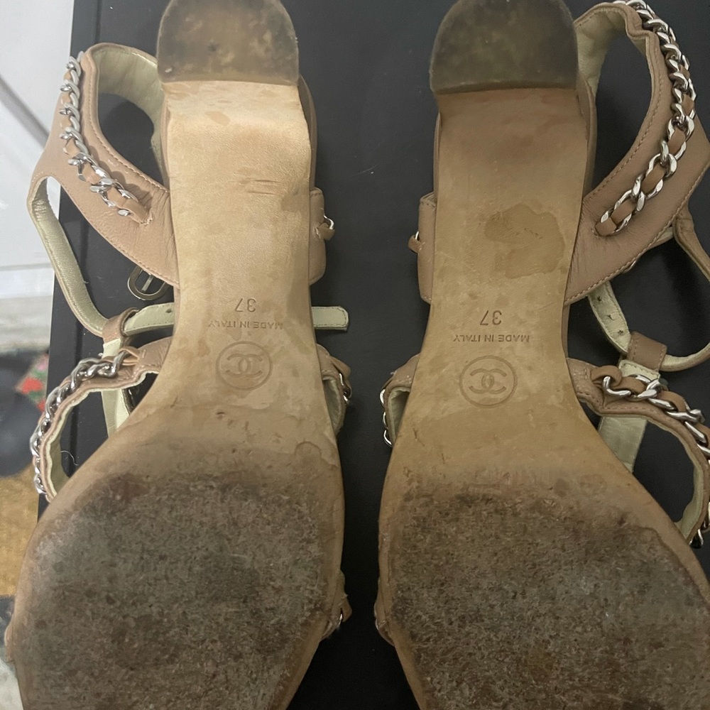 Chanel shoes - Picture 2 of 4